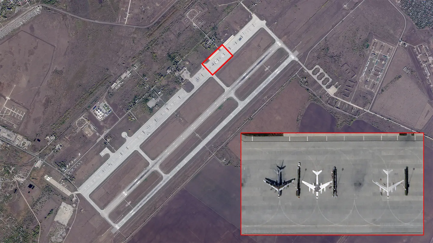 Die Russen haben nuklearfähige Tu-95MS-Bomber auf dem Luftwaffenstützpunkt Engels stationiert, um strategische Flugzeuge vor ukrainischen Drohnen zu schützen