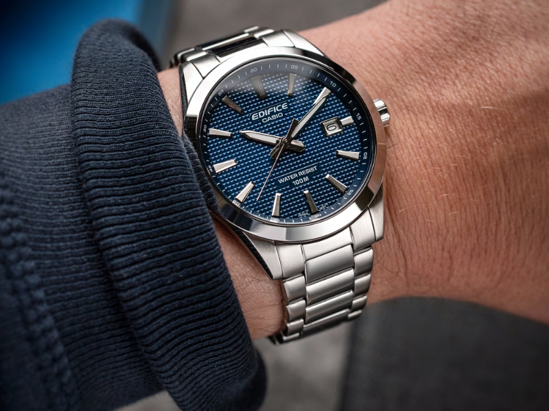 Casio Edifice EFV-160D. Illustration: Casio