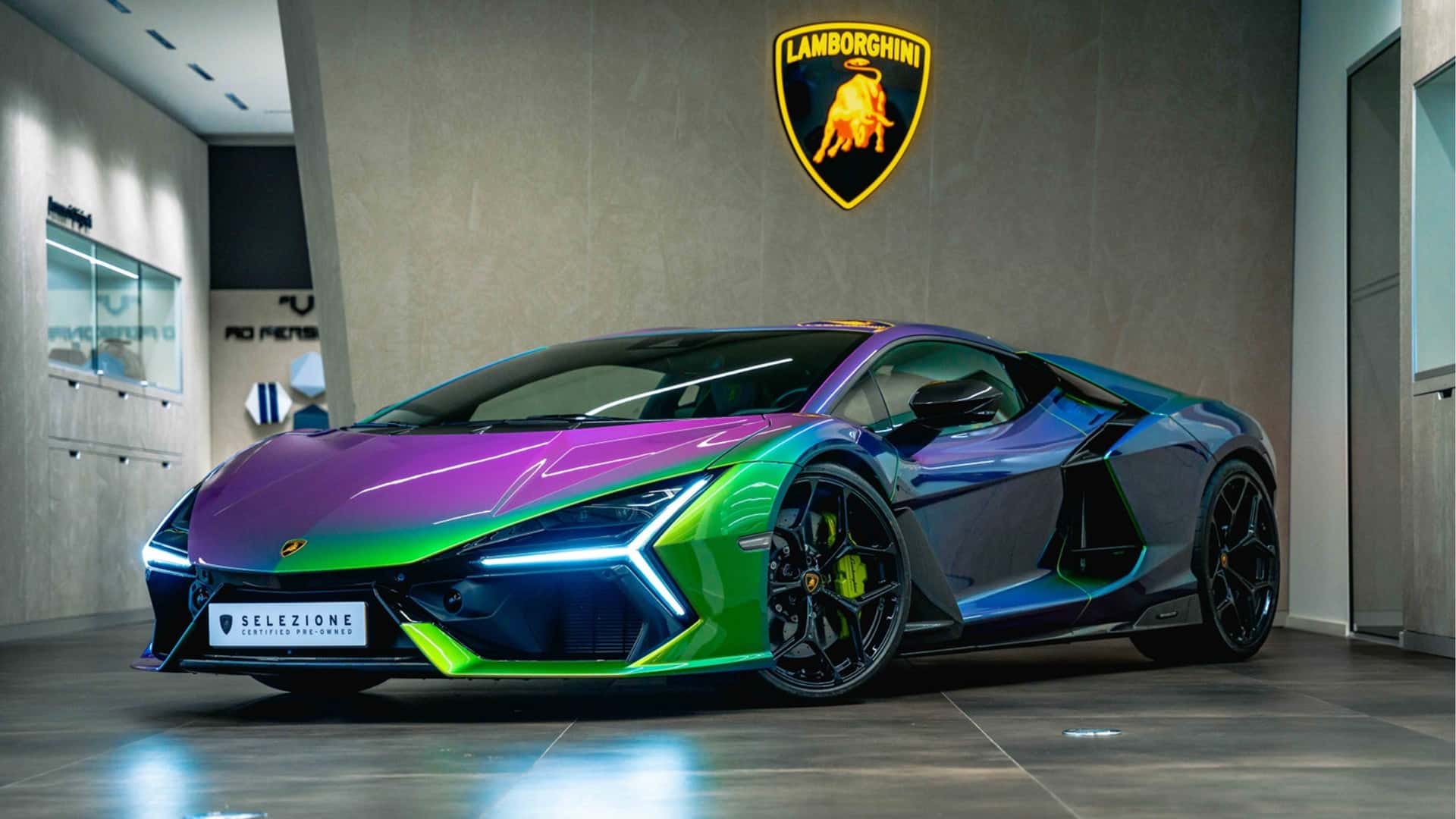 Lamborghini Revuelto mit einem Hauch von Farbe Lamborghini Revuelto mit einem Hauch von Farbe
