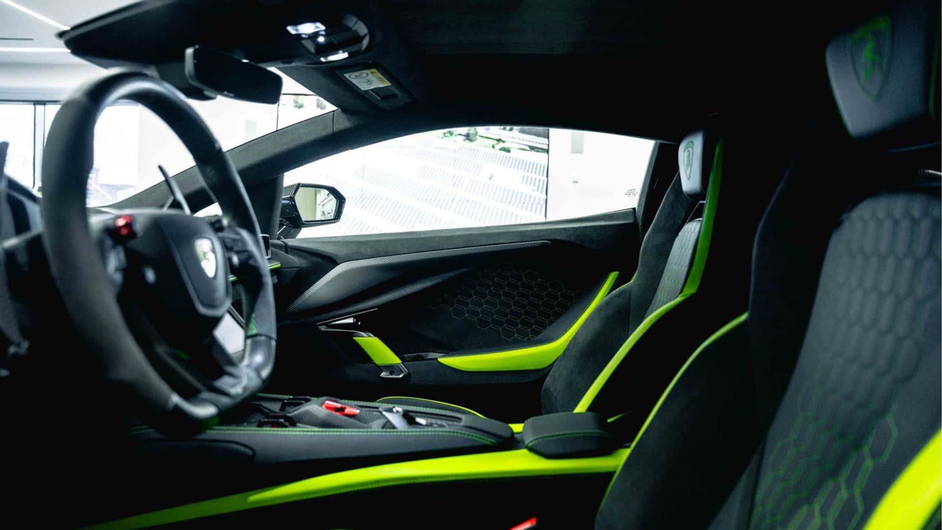 Lamborghini Revuelto Innenraum. Lamborghini Revuelto Innenraum.