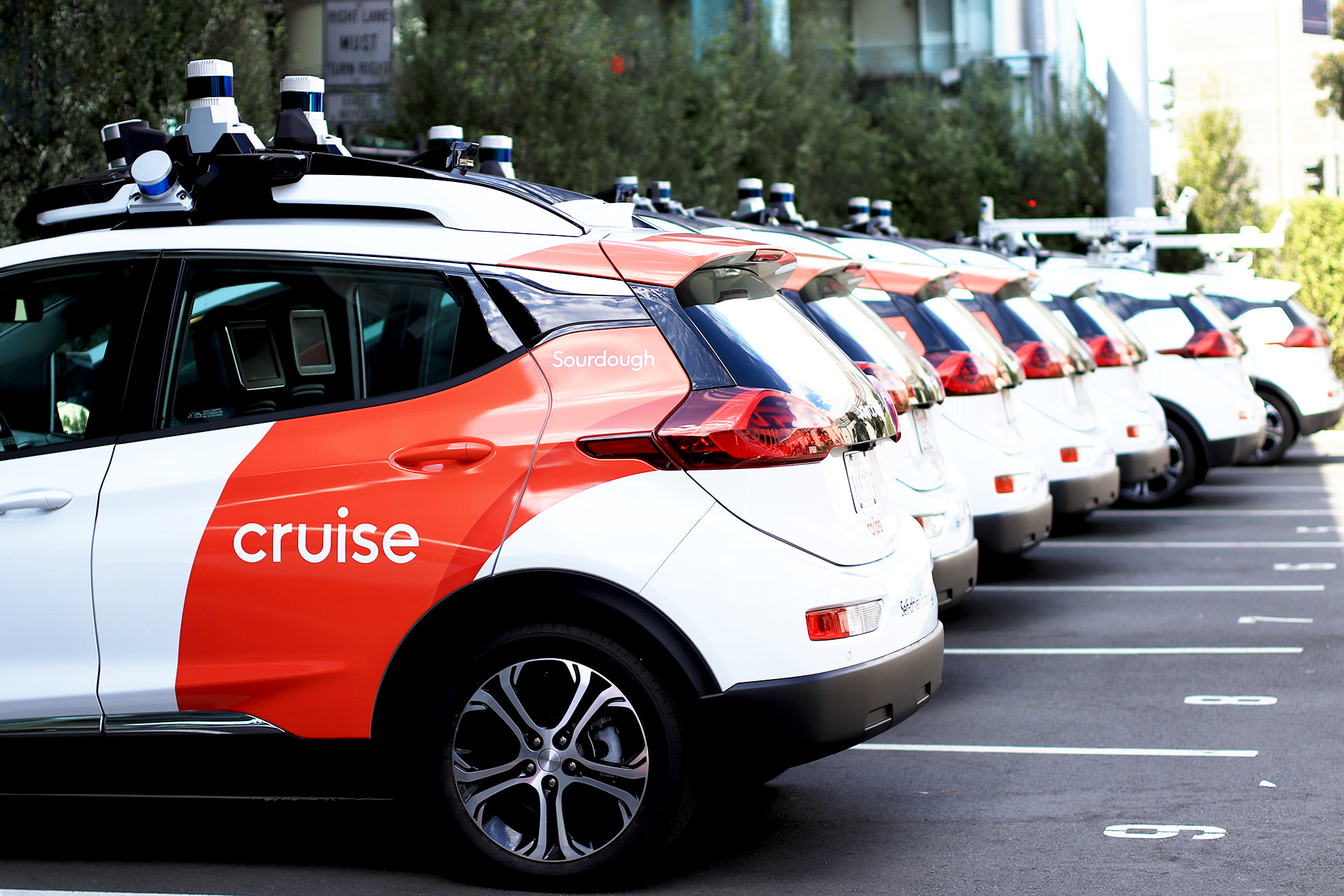Cruise wird 900 Mitarbeiter entlassen und Pläne für Roboterachsen überarbeiten Cruise wird 900 Mitarbeiter entlassen und Pläne für Roboterachsen überarbeiten