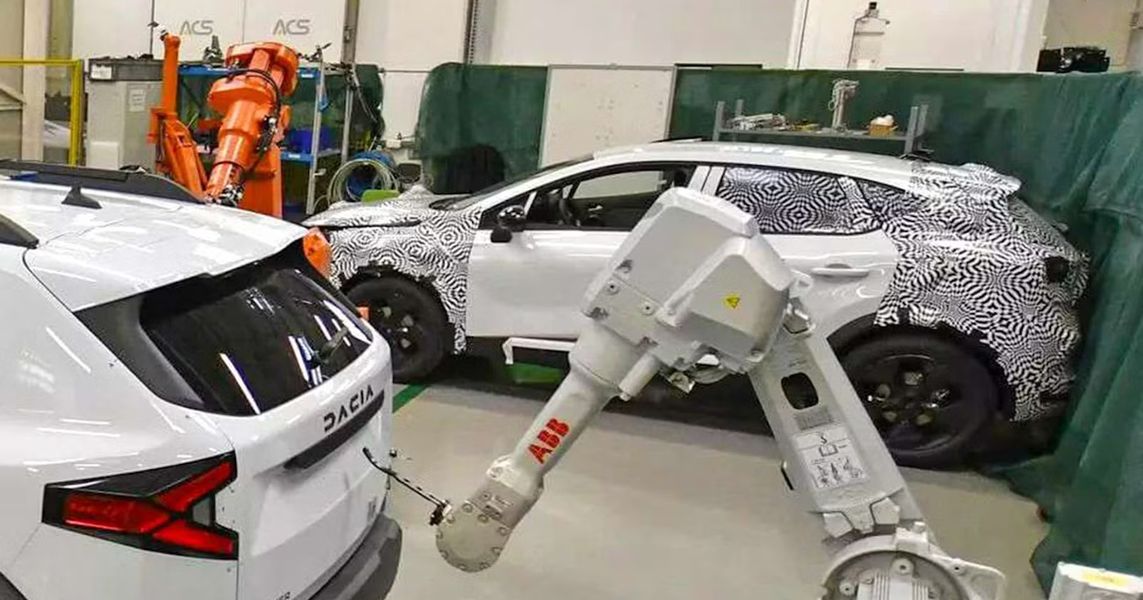 Dacia C-Neo. Foto-Leak