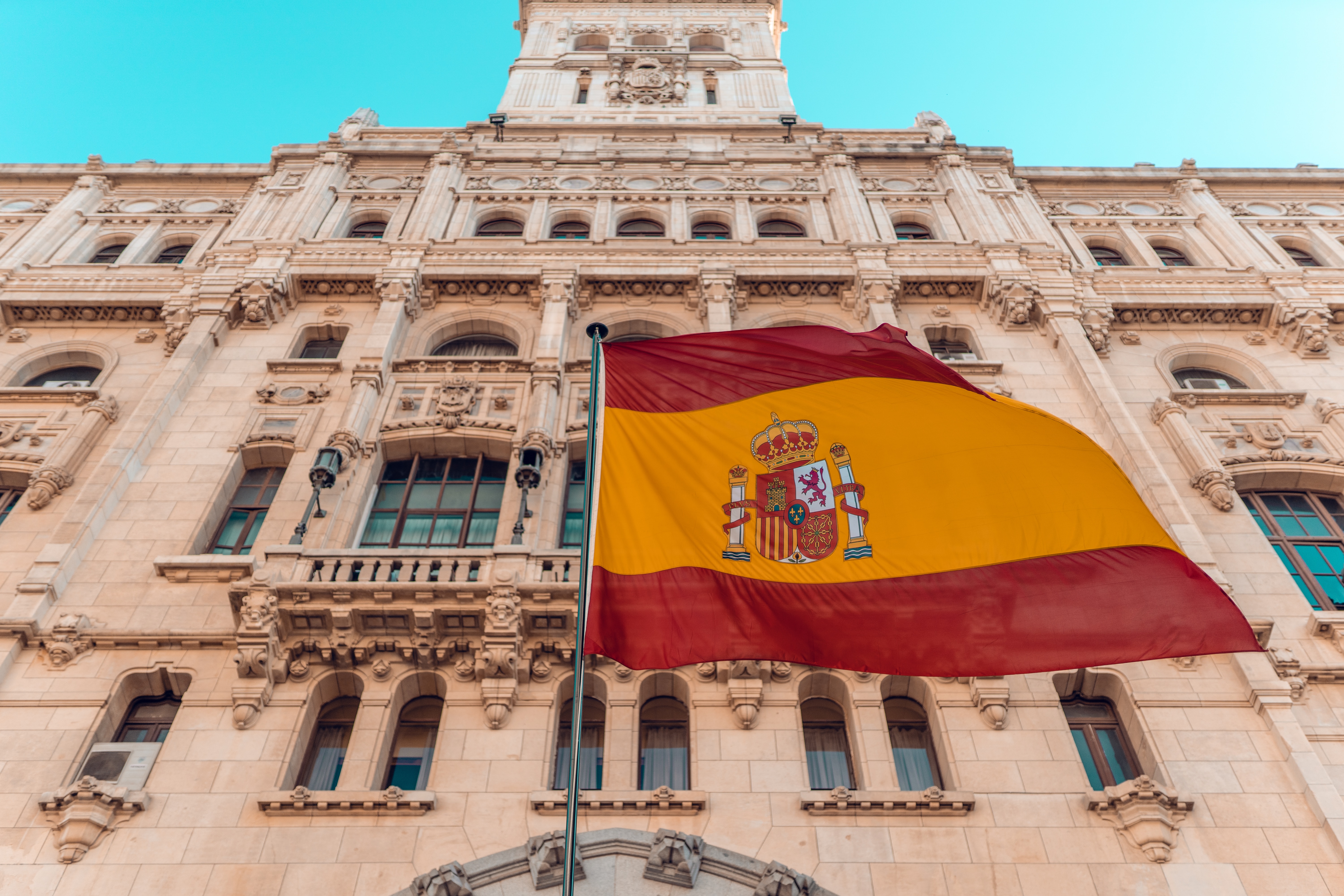 Spanische Staatsanwaltschaft prüft Rechtmäßigkeit der Verbreitung von AI-Bildern nackter Mädchen durch Teenager