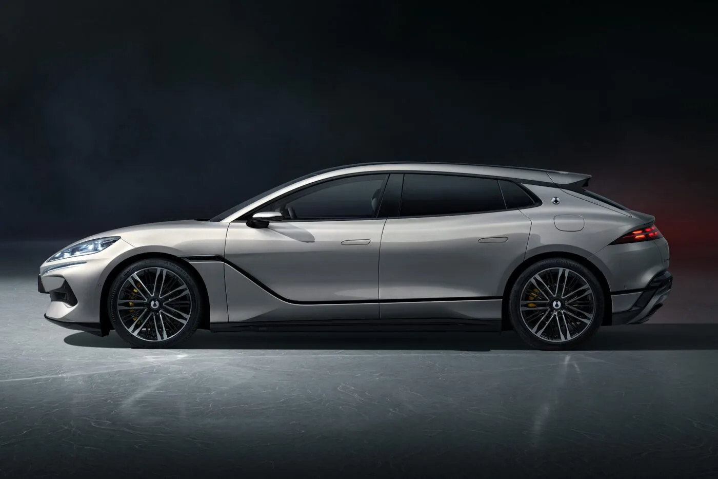 Aufbau des Modells Denza Z9GT