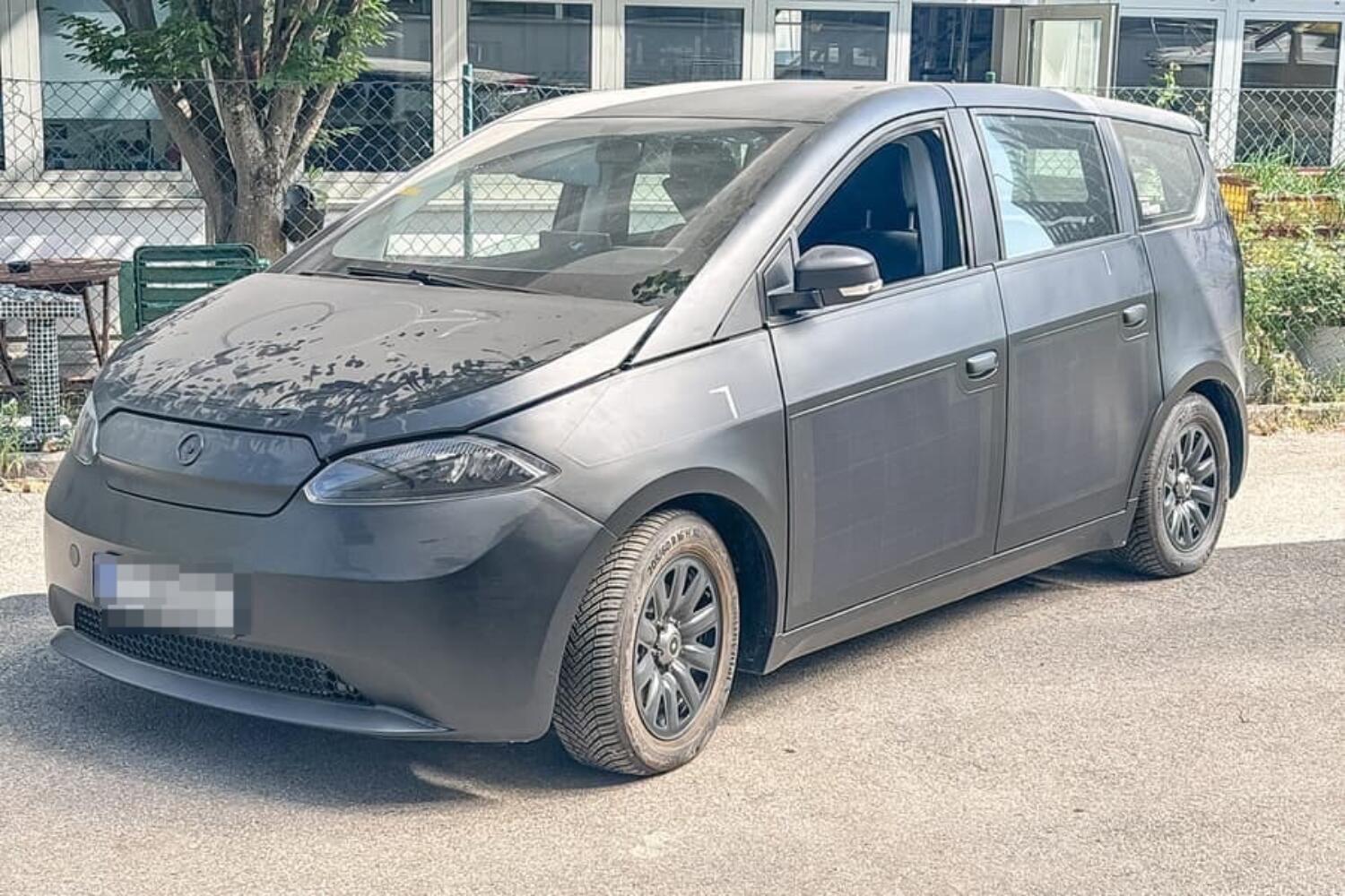 Das Sono Elektroauto in Aktion Das Sono Elektroauto in Aktion