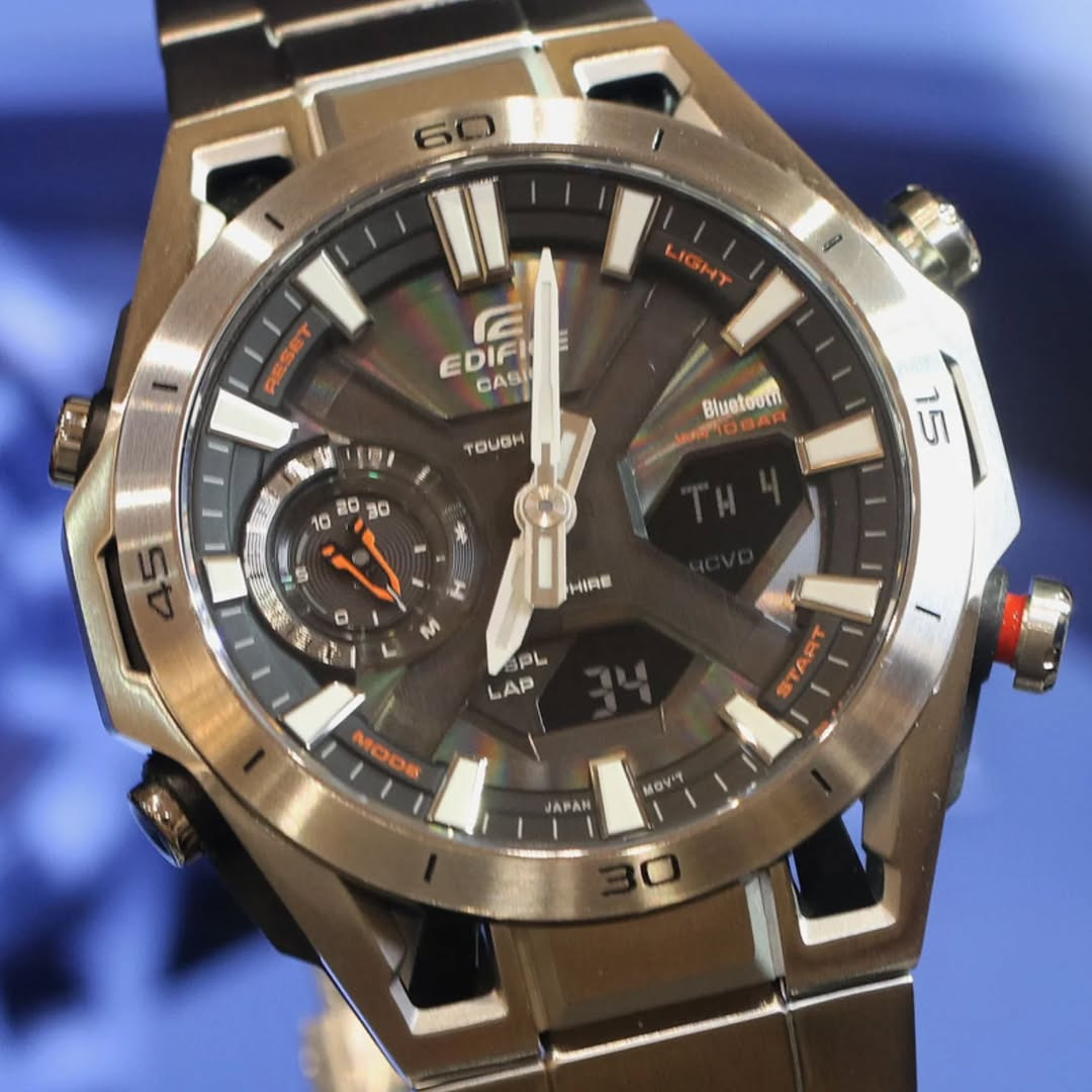 Casio Edifice Sospensione-Uhr mit einem mehrschichtigen Zifferblatt Casio Edifice Sospensione-Uhr mit einem mehrschichtigen Zifferblatt