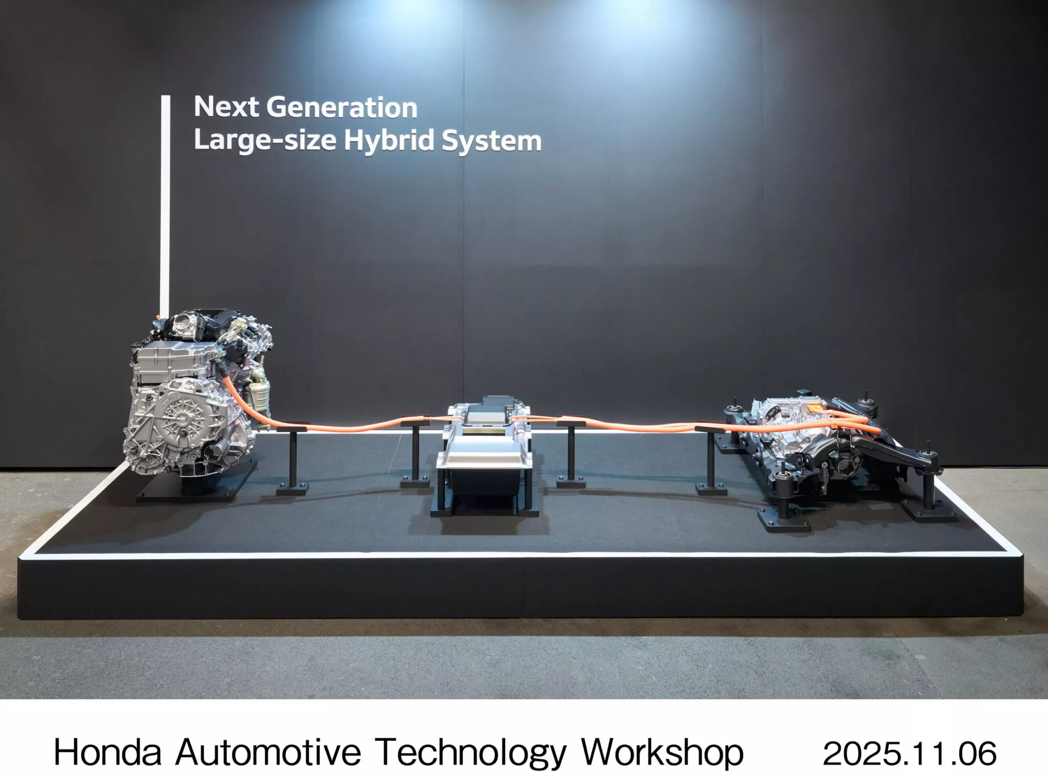 Präsentation des neuen Hybrid-V6 bei einer Honda-Veranstaltung