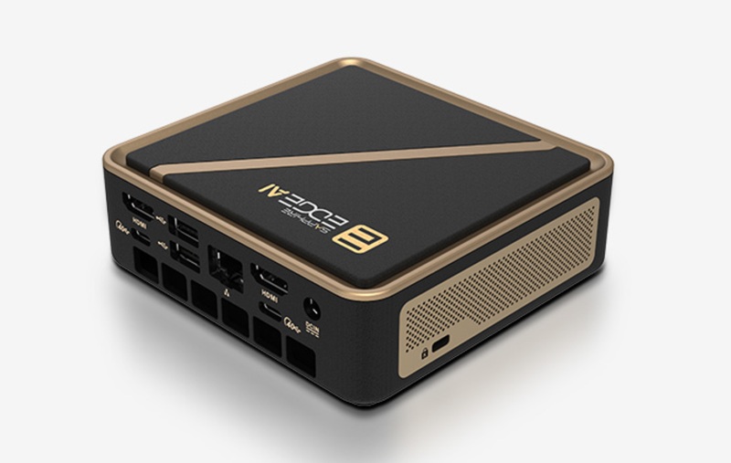 Ansicht des Sapphire Edge AI Mini-PCs von verschiedenen Seiten Ansicht des Sapphire Edge AI Mini-PCs von verschiedenen Seiten