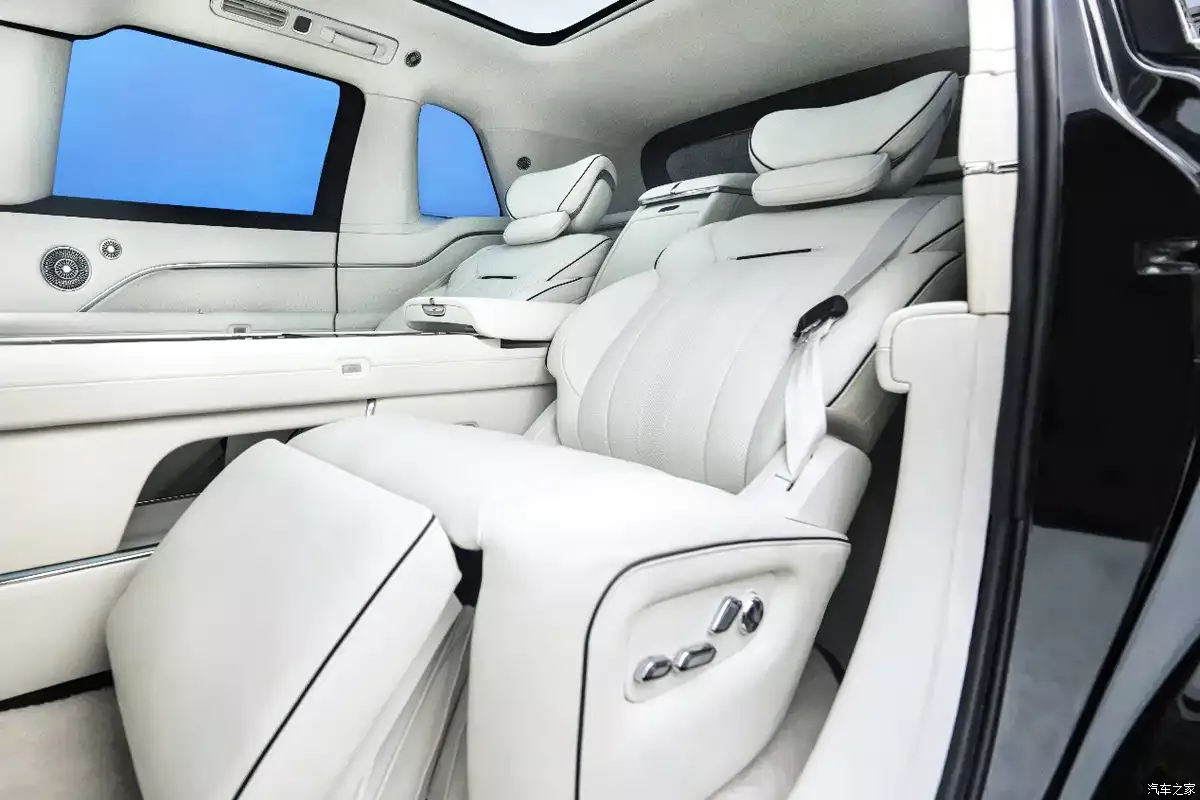 Das Innere des neuen SUVs von Dreame