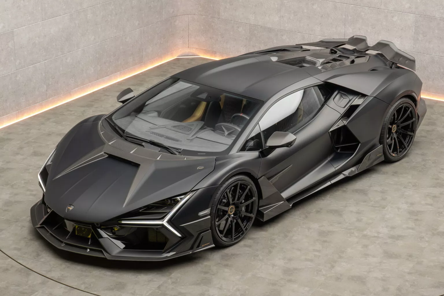 Lamborghini Revuelto Carbon-Motorhaube von Mansory Lamborghini Revuelto Carbon-Motorhaube von Mansory