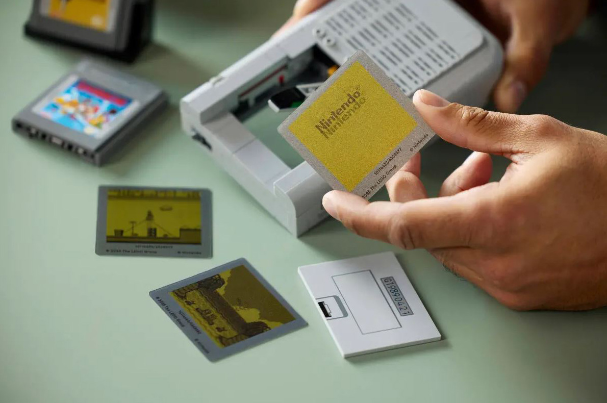 LEGO Game Boy Anzeige im Ausstellungsformat