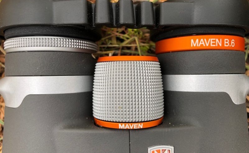 Binoculars center focus system