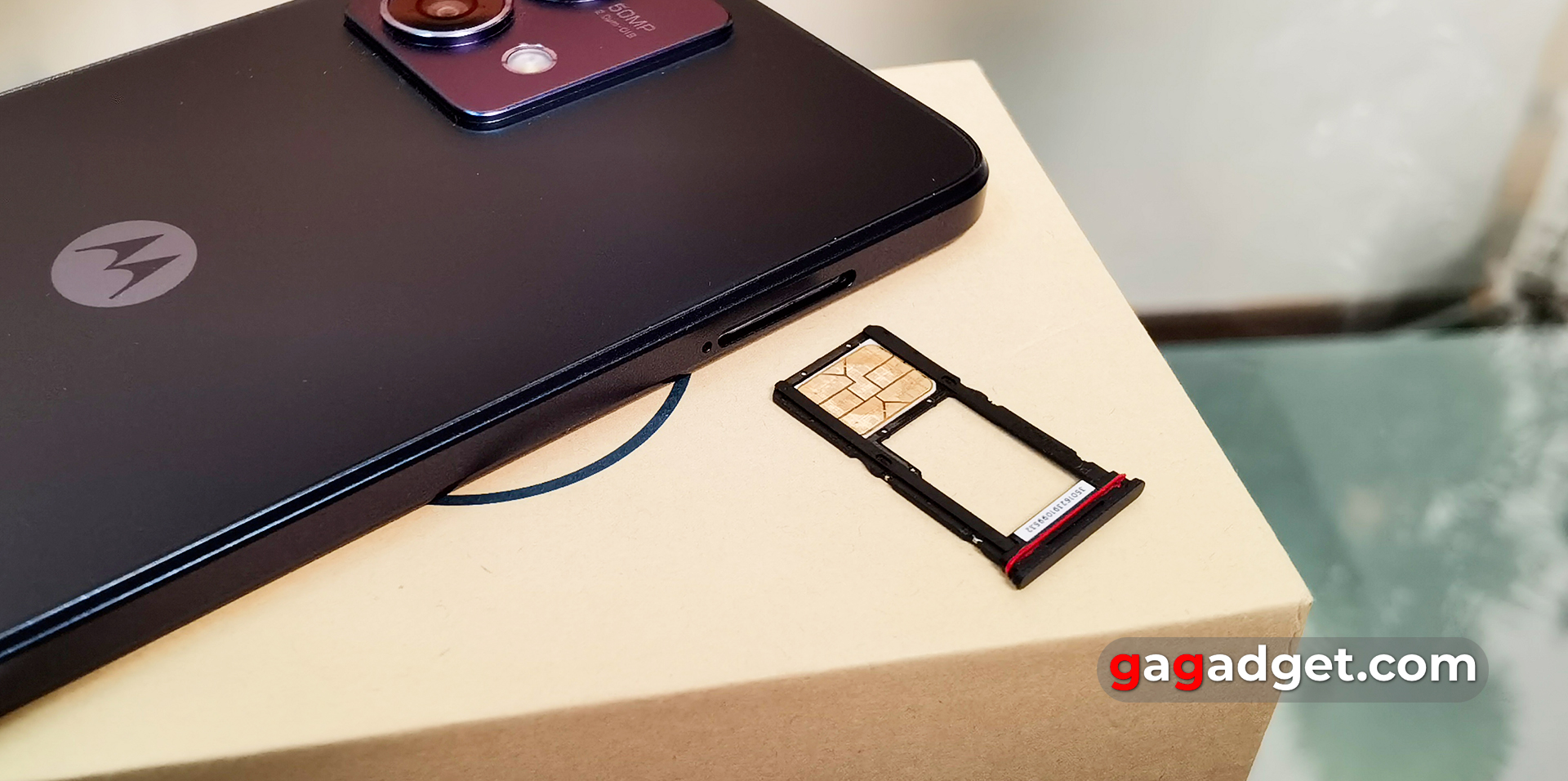 Das Äußere des Motorola Moto G84 Design des Motorola Moto G84