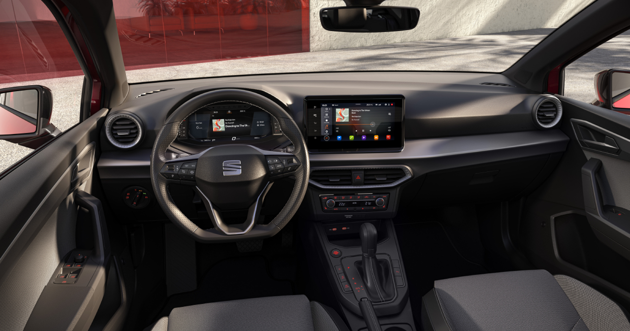 Heckansicht und Vordersitze des neuen Seat Ibiza Heckansicht und Vordersitze des neuen Seat Ibiza