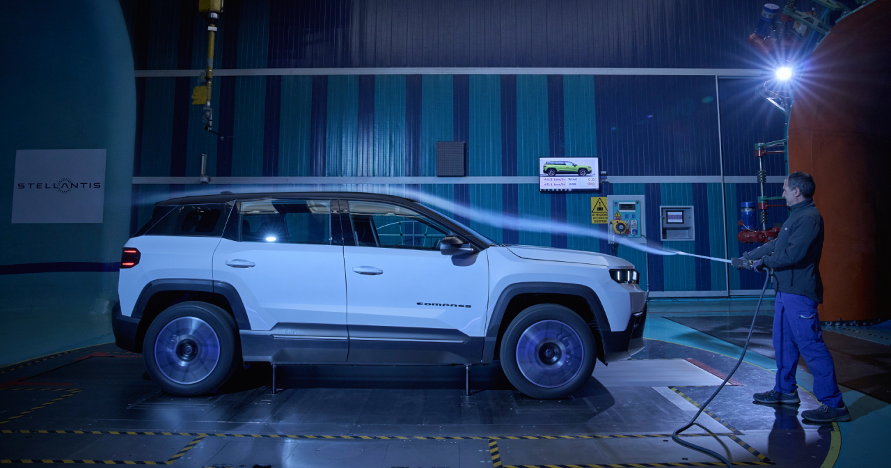 Der neue Jeep Compass im Windkanal. Der neue Jeep Compass im Windkanal.