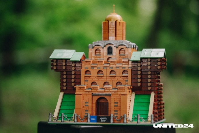 Lego Creators präsentierte zusammen mit der Plattform United24 exklusive Sets, die den wichtigsten Baudenkmälern der Ukraine gewidmet sind-4 Lego Creators präsentierte zusammen mit der Plattform United24 exklusive Sets, die den wichtigsten Baudenkmälern der Ukraine gewidmet sind-4
