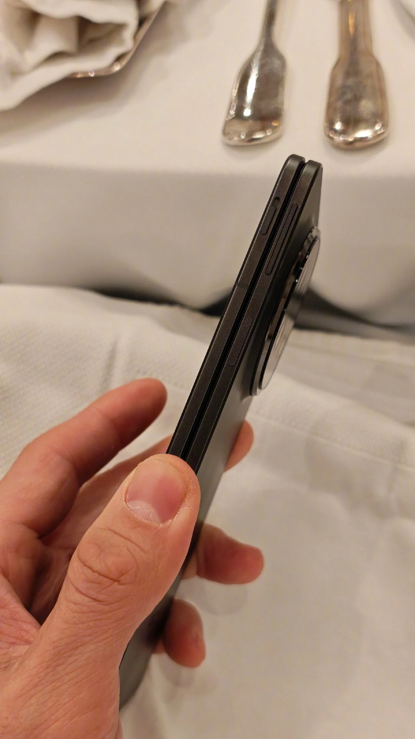 Oppo Find N5: Abbildung der Frontplatte Oppo Find N5: Abbildung der Frontplatte