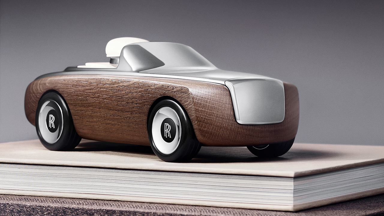 Rolls-Royce Cameo Montage aus Eiche und Aluminium
