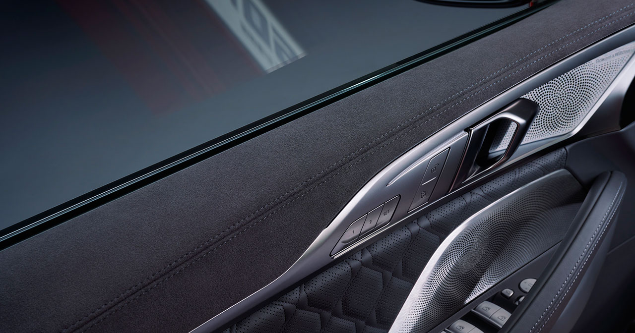 Moderner Innenraum der BMW M850i Edition M Heritage