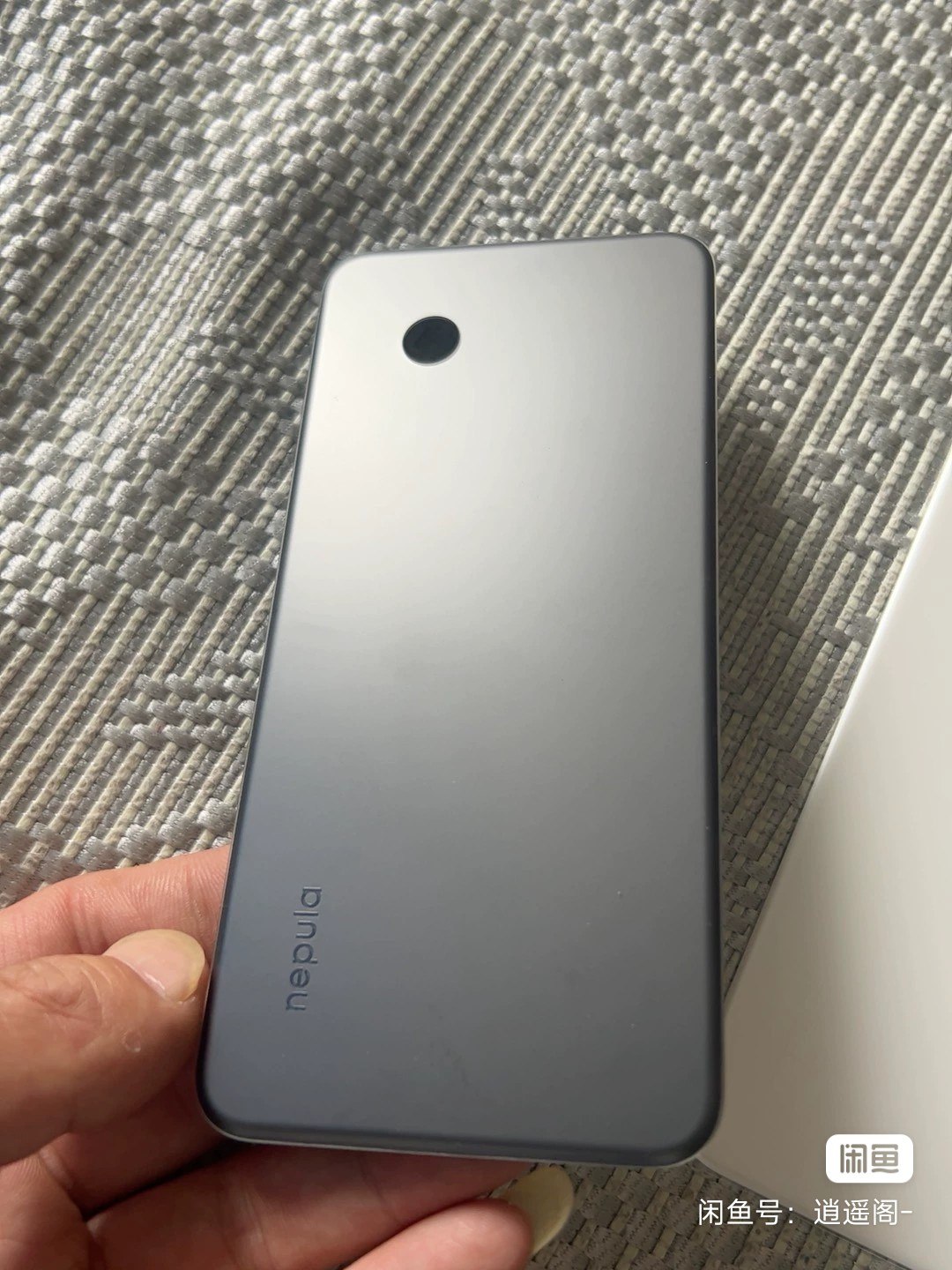 2024 arbeitete Xiaomi an einem Smartphone mit einer einzigen Kamera – aber es kam nie auf den Markt Foto der Rückseite des Xiaomi-Smartphone-Modells