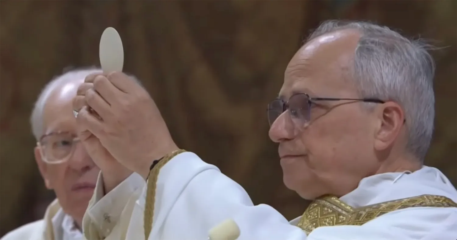 Foto von Papst Leo XIV. mit Apple Watch Foto von Papst Leo XIV. mit Apple Watch