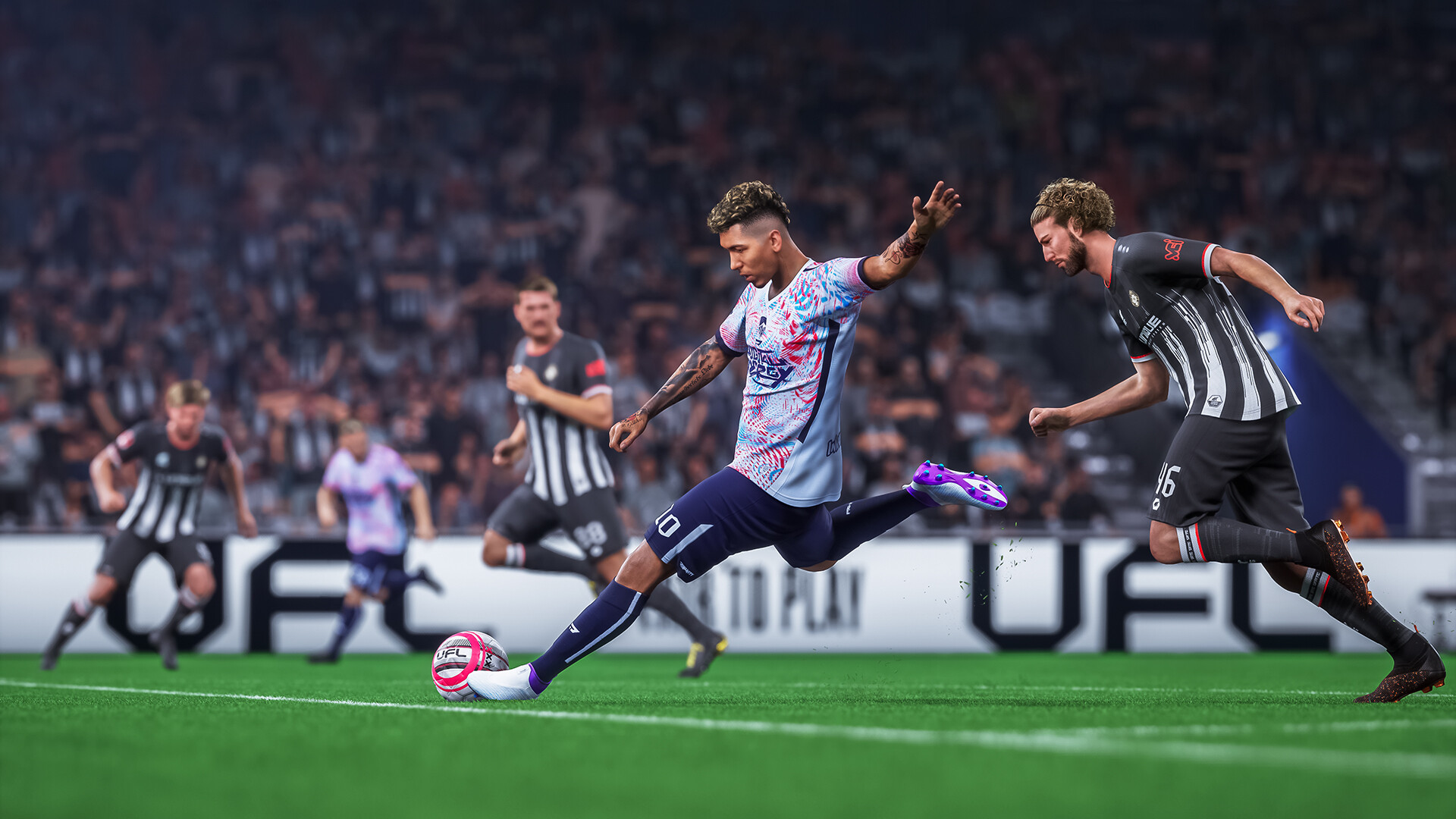 Ein Spieler dribbelt den Ball in der UFL Ein Spieler dribbelt den Ball in der UFL