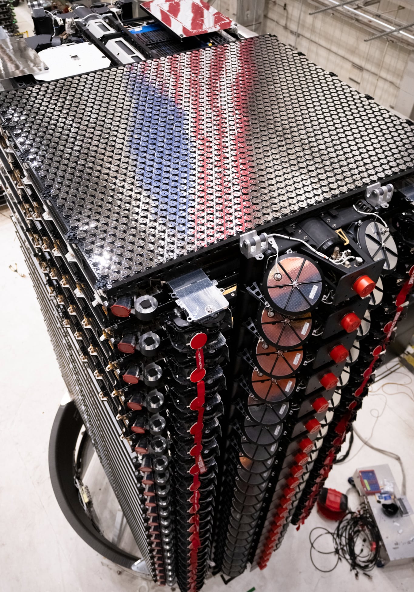 Sechs Direct-to-Cell-Satelliten vor dem Start