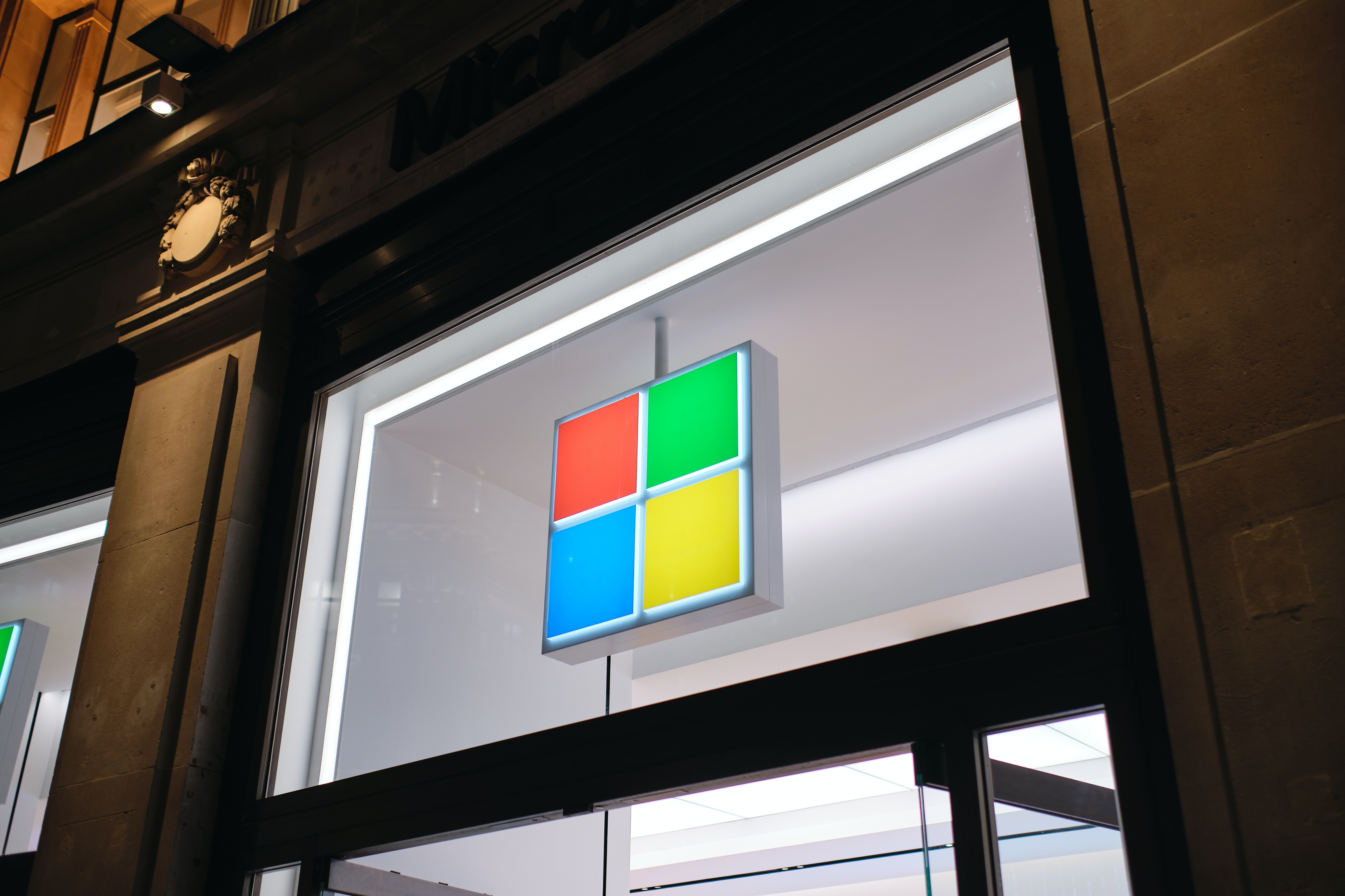 Microsoft hat ChatGPT aus Sicherheitsgründen vorübergehend für Mitarbeiter gesperrt Microsoft hat ChatGPT aus Sicherheitsgründen vorübergehend für Mitarbeiter gesperrt