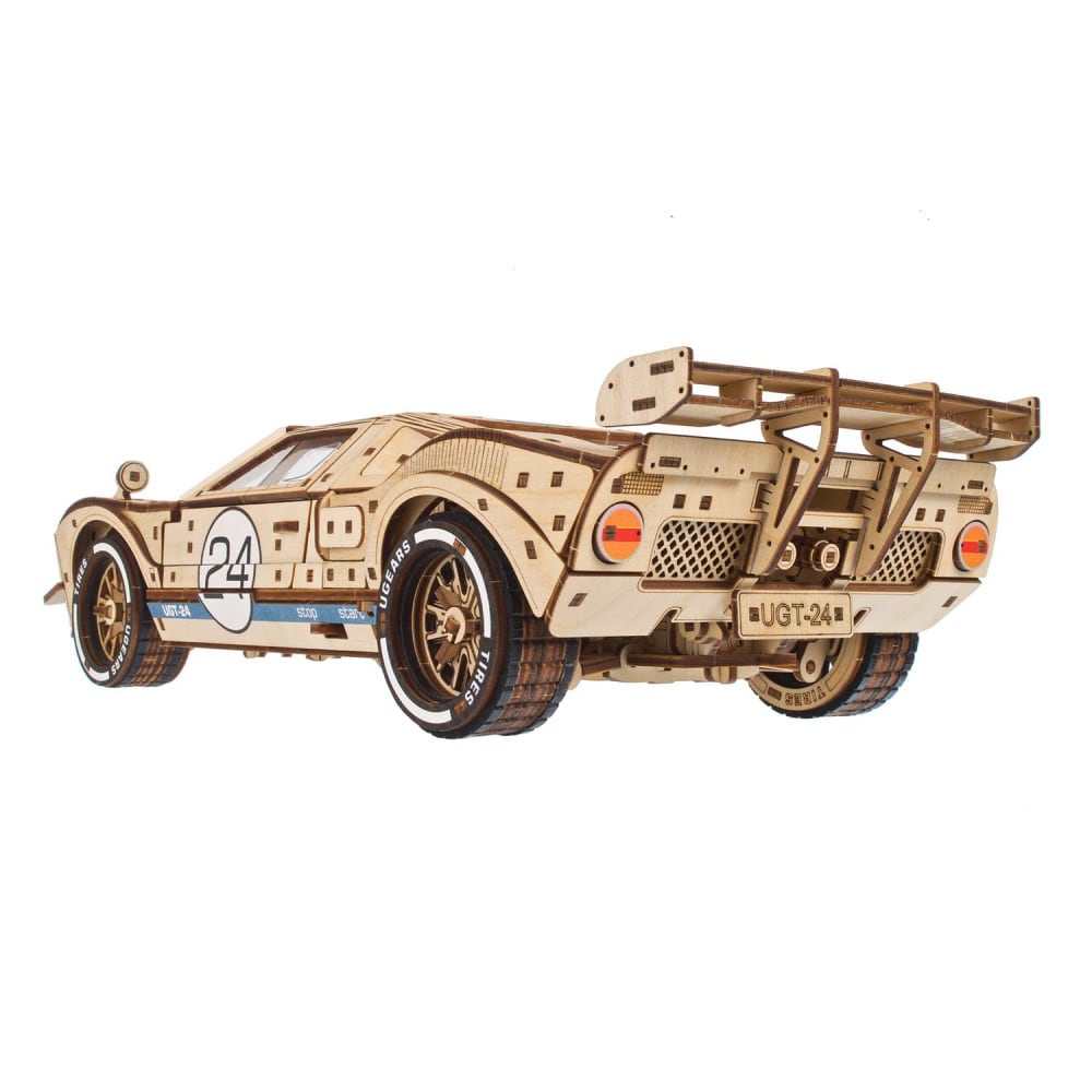 UGT-24 Endurance Racer im Hintergrund