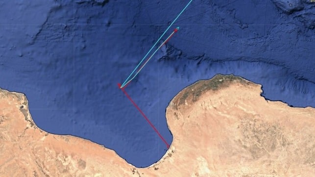 Der Vilamoura-Tanker (rot), geschleppt von der Boka Summit (blau)