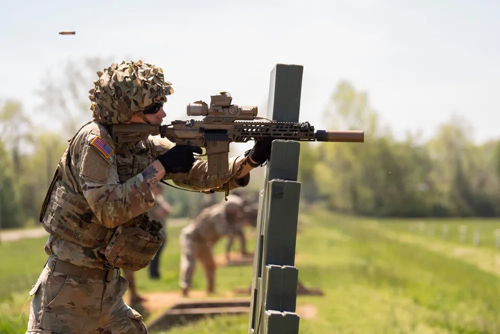 Amerikanischer Soldat mit XM7
