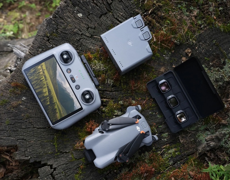 DJI Mini 5 Pro Drohne im Flug DJI Mini 5 Pro Drohne im Flug